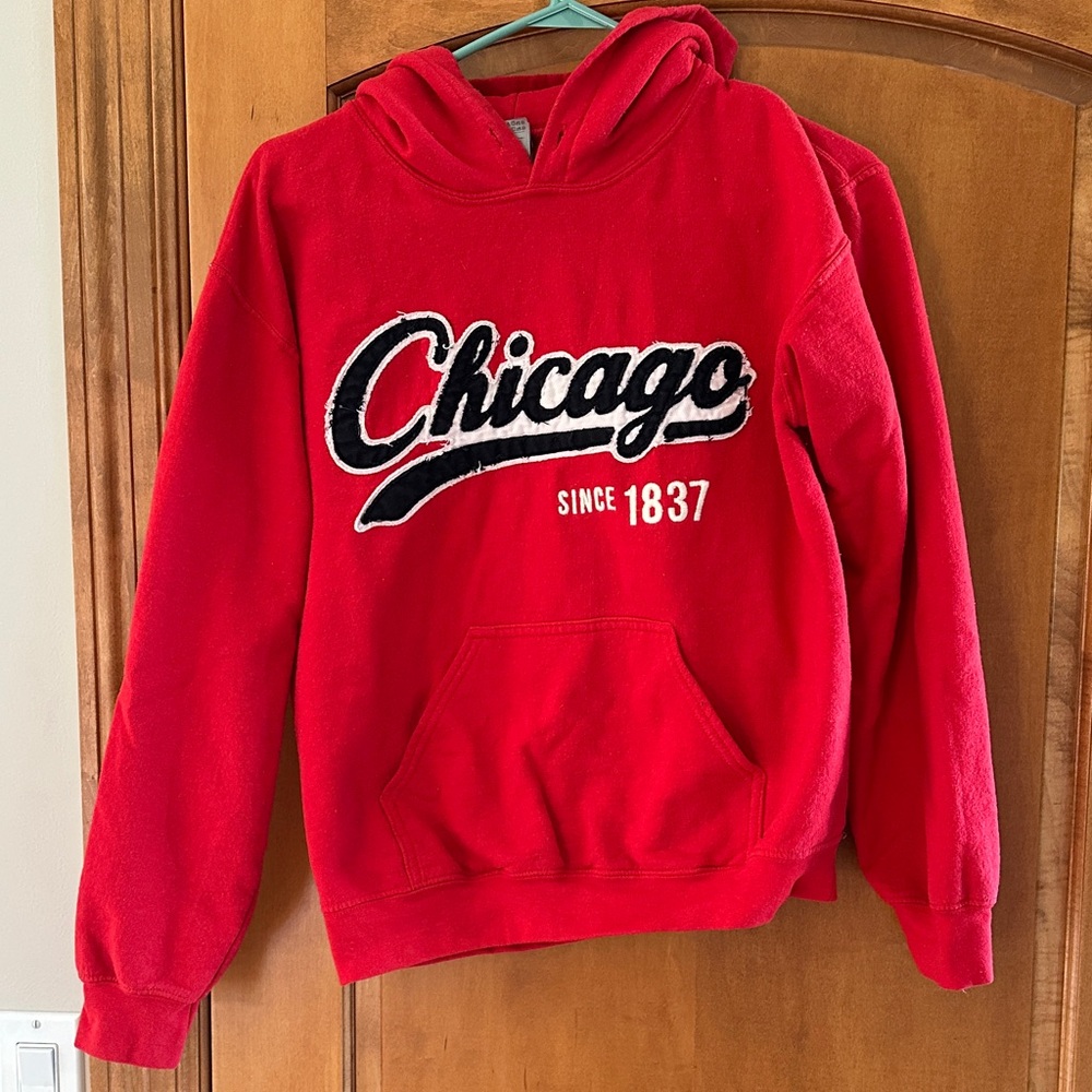 Gildan Heavy Blend Red Chicago Since 1837 Graphic Hoodie Sweatshirt S 🔴
